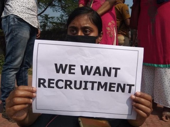 '18,500 Jobs in Govt Depts were given with interviews or without interviews ?' : Opposition Asked BJP Govt over Employment Generation claim '18,500 Jobs in Govt Depts were given with interviews or without interviews ?' : Opposition Asked BJP Govt over Employment Generation claim
